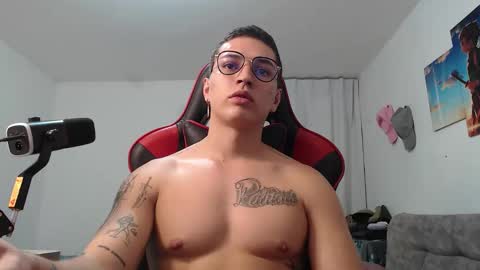 Snapshot of john_s117 chatting on May 14, 10:38 pm JOHN online show from May 14, 10:38 pm
