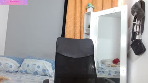 Snapshot of john_ssnow29 chatting on December 13, 9:20 pm john_ssnow29 online show from December 13, 9:20 pm