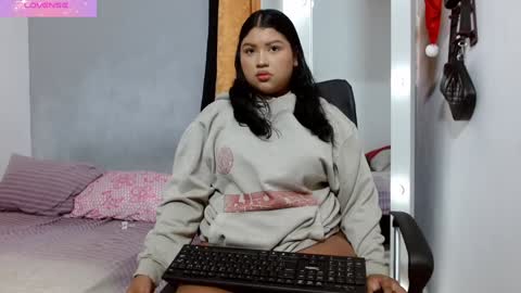 Snapshot of john_ssnow29 chatting on January 6, 1:30 pm john_ssnow29 online show from January 6, 1:30 pm