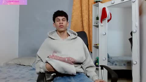 Snapshot of john_ssnow29 chatting on February 24, 9:20 pm john_ssnow29 online show from February 24, 9:20 pm