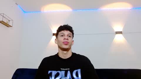 Snapshot of john_ssnow29 chatting on October 18, 11:11 am john_ssnow29 online show from October 18, 11:11 am