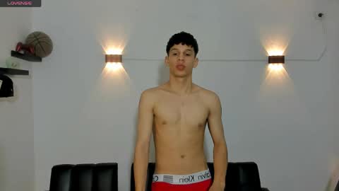 john_ssnow29 online show from April 14, 9:15 am