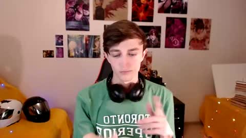 Snapshot of john_winx chatting on May 20, 5:30 pm john_winx online show from May 20, 5:30 pm