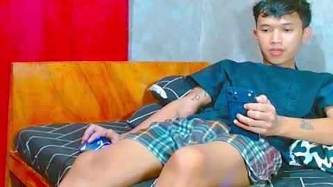 Snapshot of john_zacharyxx chatting on August 4, 8:28 am JohnXxx online show from August 4, 8:28 am