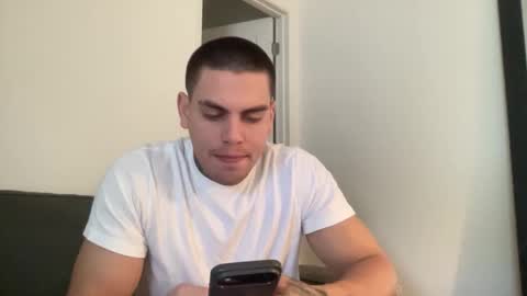 JAXX online show from November 25, 9:04 pm