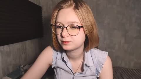 SofiaOweenss online show from April 3, 7:17 am