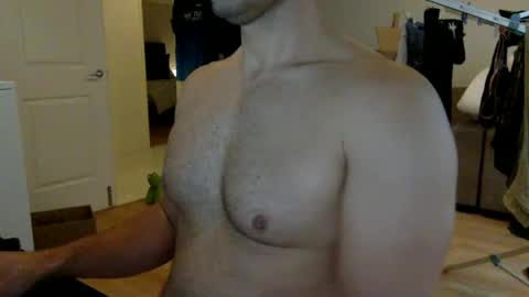 Snapshot of johnhotxxxx chatting on September 17, 10:33 pm LETSPLAY online show from September 17, 10:33 pm