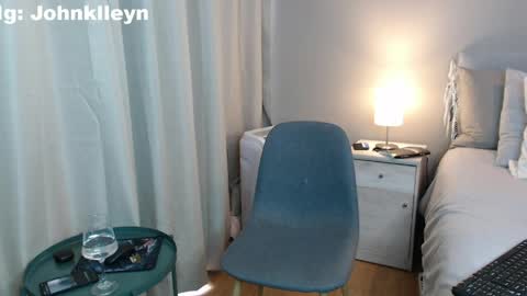Snapshot of johnklleyn chatting on April 27, 7:23 pm john online show from April 27, 7:23 pm