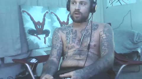 Snapshot of johnniejohnnied chatting on January 9, 3:04 am johnniejohnnied online show from January 9, 3:04 am