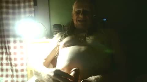 johnnieq1971 online show from April 9, 1:16 am