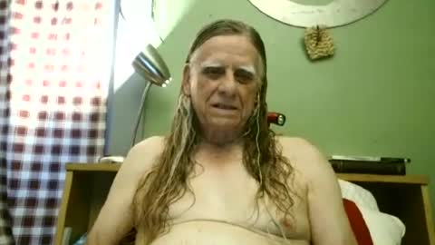 Snapshot of johnnieq1971 chatting on June 29, 12:50 am johnnieq1971 online show from June 29, 12:50 am