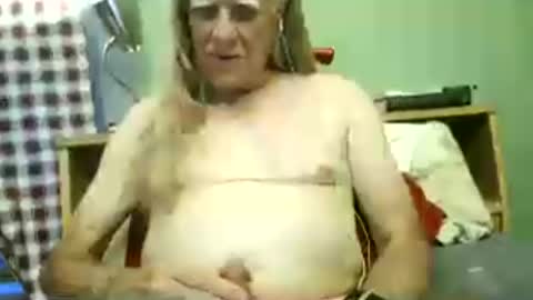 Snapshot of johnnieq1971 chatting on July 4, 1:01 am johnnieq1971 online show from July 4, 1:01 am