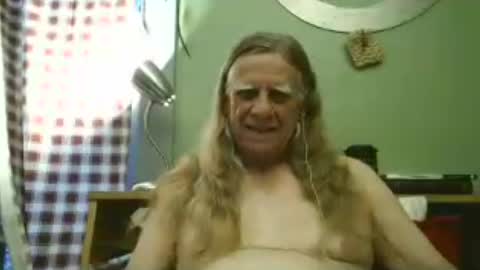 Snapshot of johnnieq1971 chatting on July 14, 12:46 am johnnieq1971 online show from July 14, 12:46 am