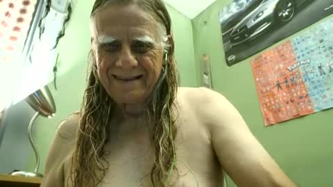 Snapshot of johnnieq1971 chatting on July 27, 1:01 am johnnieq1971 online show from July 27, 1:01 am