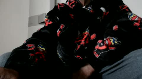 Snapshot of johnno6901 chatting on June 28, 12:27 am johnno6901 online show from June 28, 12:27 am