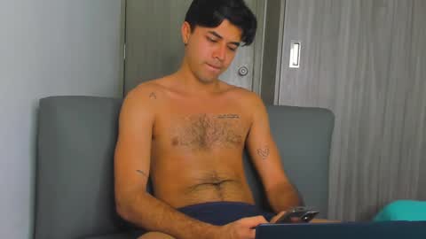 johnny_bravo777 online show from February 27, 5:02 am