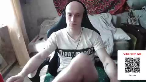 Snapshot of johnny_positive chatting on June 29, 6:19 am Johnny online show from June 29, 6:19 am