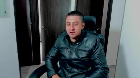 Snapshot of johnny_seens1 chatting on April 24, 12:51 pm Johnny online show from April 24, 12:51 pm