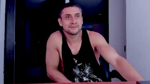 Snapshot of johnny_seens1 chatting on June 13, 1:58 am Johnny online show from June 13, 1:58 am
