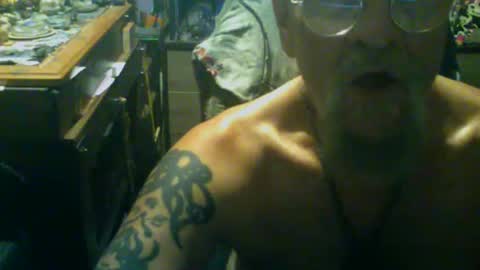 johnnyshung1 online show from October 16, 7:53 am