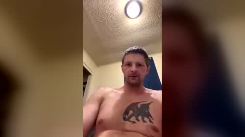 Snapshot of johnnyslvrtip chatting on July 3, 3:46 am johnnyslvrtip online show from July 3, 3:46 am