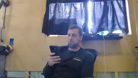 Snapshot of johnplayer23 chatting on April 19, 6:21 pm johnplayer23 online show from April 19, 6:21 pm