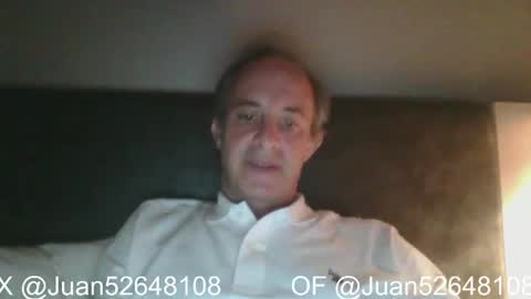 Snapshot of johnq_23 chatting on May 8, 2:39 am John online show from May 8, 2:39 am