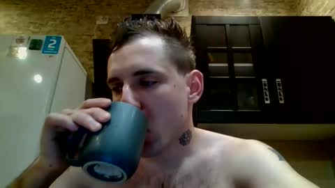 Snapshot of johny_hurdman27 chatting on May 12, 9:28 am johny27 online show from May 12, 9:28 am