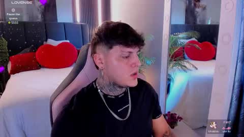 Snapshot of johny_multicum chatting on September 9, 9:14 pm Johny online show from September 9, 9:14 pm