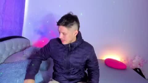 Snapshot of johnycooper08 chatting on July 23, 12:25 pm johnycooper08 online show from July 23, 12:25 pm