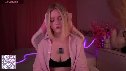 Paula online show from April 12, 1:10 am