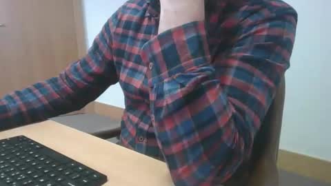 Snapshot of jojo156156 chatting on October 10, 11:42 am husssky online show from October 10, 11:42 am