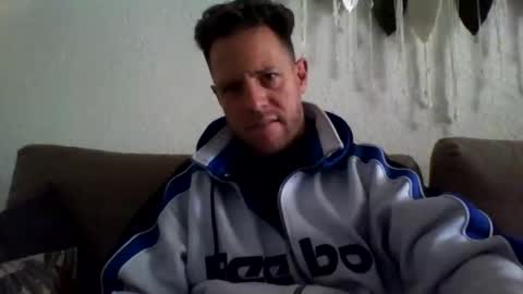 jojo19844 online show from April 3, 9:40 am