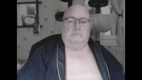 jojo60000529566 online show from December 4, 11:24 pm