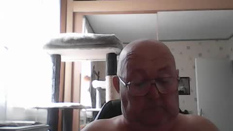 Snapshot of jojo60000529566 chatting on August 3, 9:04 am jojo60000529566 online show from August 3, 9:04 am