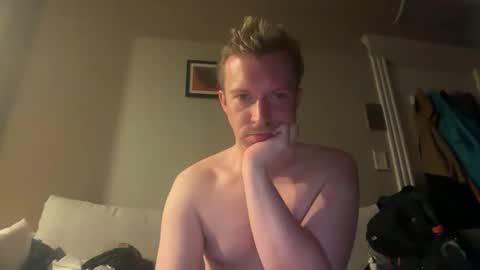 Snapshot of jojohalloran64 chatting on May 15, 1:01 am jojohalloran64 online show from May 15, 1:01 am