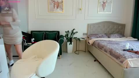 Jolie Ozolla online show from September 15, 12:49 pm