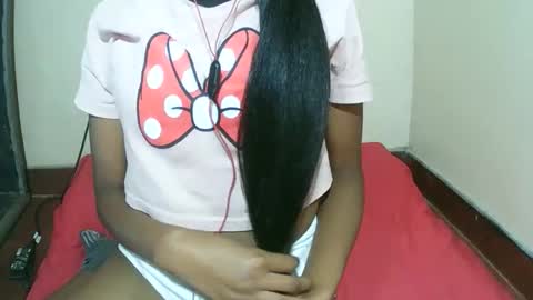 joliekah27 online show from December 14, 8:46 pm