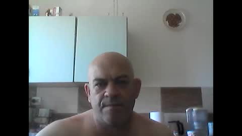 Snapshot of jolmasz30 chatting on April 27, 9:51 am jolmasz30 online show from April 27, 9:51 am