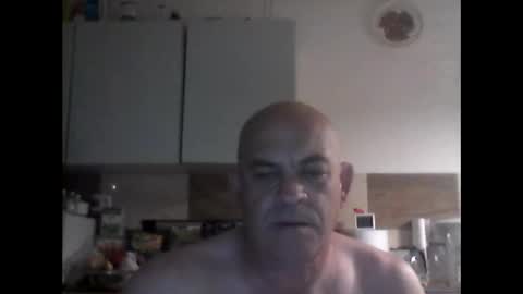 Snapshot of jolmasz30 chatting on May 28, 7:11 pm jolmasz30 online show from May 28, 7:11 pm