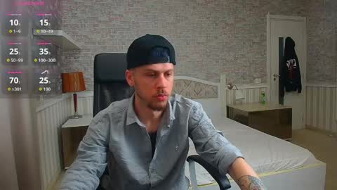 Snapshot of jonahshaw chatting on May 21, 4:41 am JonahShaw online show from May 21, 4:41 am