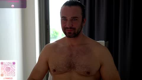 Snapshot of jonathanfranz123 chatting on October 31, 2:12 am jonathanfranz123 online show from October 31, 2:12 am