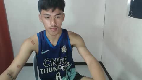 Snapshot of jonel_xx chatting on April 24, 11:29 pm jonel online show from April 24, 11:29 pm