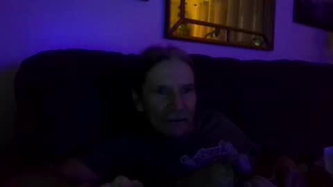 Jonelvis123456 online show from December 3, 10:46 am