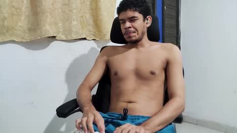 Snapshot of jonhsebastiann chatting on October 16, 5:52 am John online show from October 16, 5:52 am