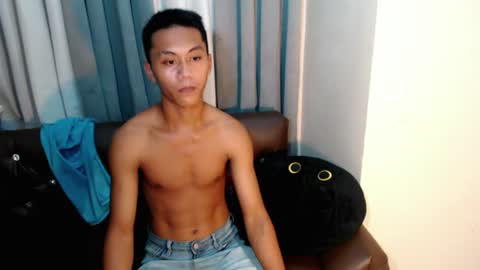 Snapshot of jonil_shyguy chatting on June 23, 6:00 am jonil_shyguy online show from June 23, 6:00 am
