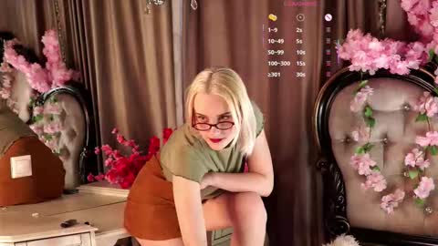 Alice online show from March 24, 11:15 am