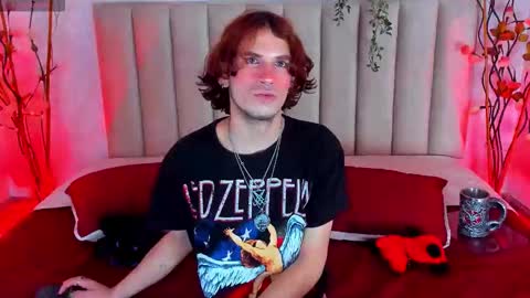 Snapshot of jonny_gilbert chatting on February 13, 5:53 pm jonny_gilbert online show from February 13, 5:53 pm