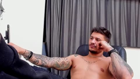 Snapshot of jonnyporn1 chatting on January 27, 4:52 am jonnyporn1 online show from January 27, 4:52 am