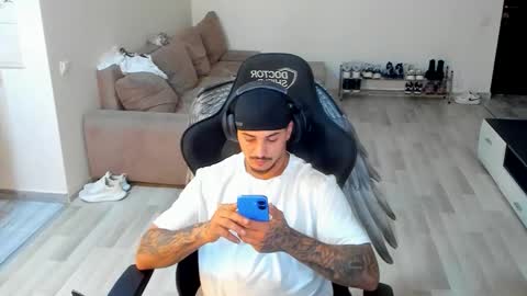 Snapshot of jonnyporn1 chatting on October 12, 5:39 am jonnyporn1 online show from October 12, 5:39 am